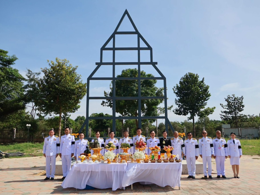 ร่วมพิธีบวงสรวงสถานที่ก่อสร้างซุ้มถวายดอกไม้จันทน์สำหรับประชาชนในส่วนภูมิภาค